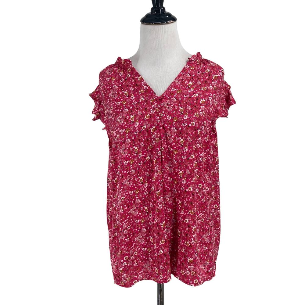 Cupcakes & Cashmere Floral V-Neck Sleeveless Blouse Size Medium
